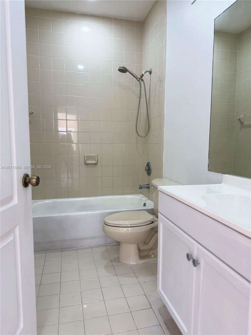 7070 NW 177th St , Unit 107-10, Hialeah, FL 33015 Photo
