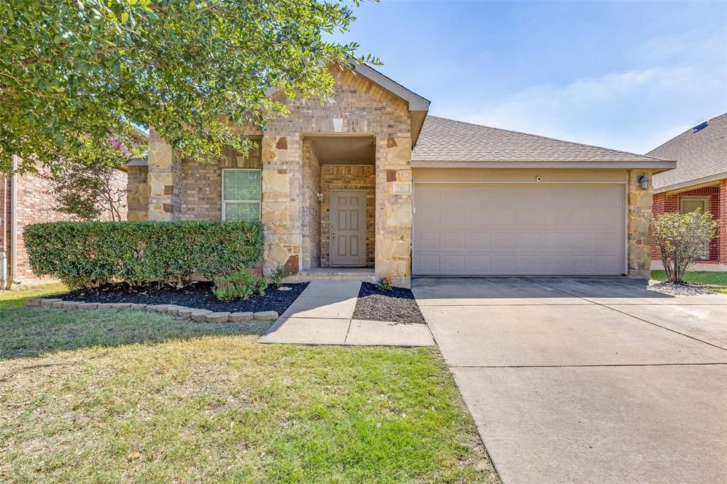2208 Cavalry Drive, Fort Worth, TX 76177 Main Photo