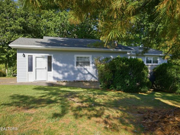 1812 Cherokee St, Athens, TN 37303