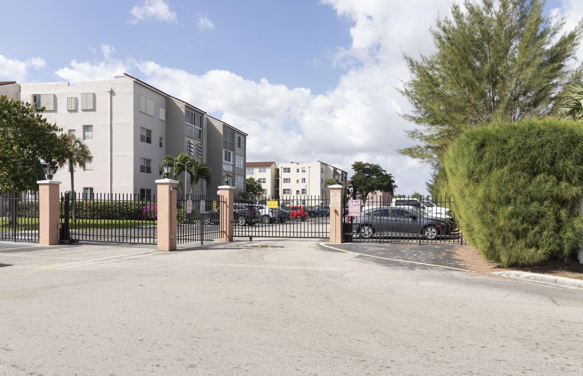 2851 Somerset Drive, Unit 116 E, Lauderdale Lakes, FL 33311 Photo