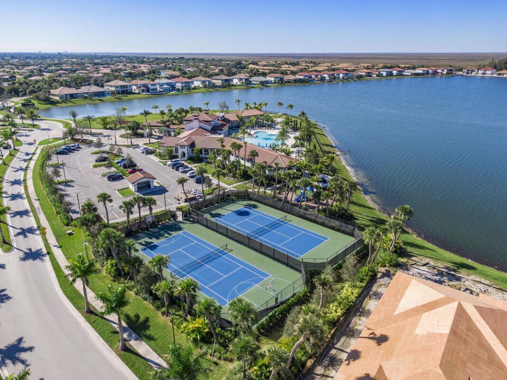 8685 Parkland Bay Drive, Parkland, FL 33076 Photo