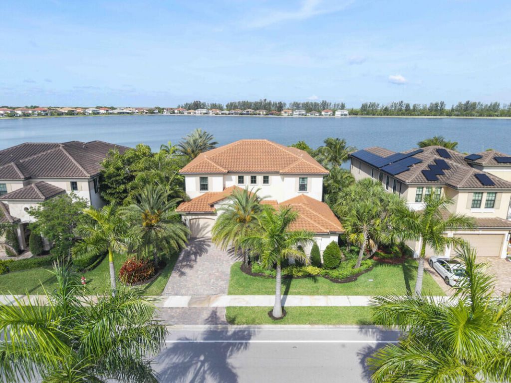 8685 Parkland Bay Drive, Parkland, FL 33076 Photo
