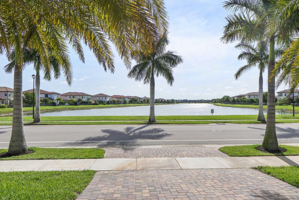 8685 Parkland Bay Drive, Parkland, FL 33076 Photo