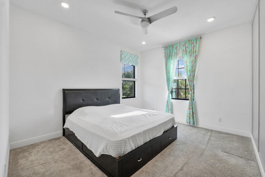 8685 Parkland Bay Drive, Parkland, FL 33076 Photo