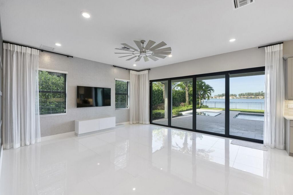 8685 Parkland Bay Drive, Parkland, FL 33076 Photo