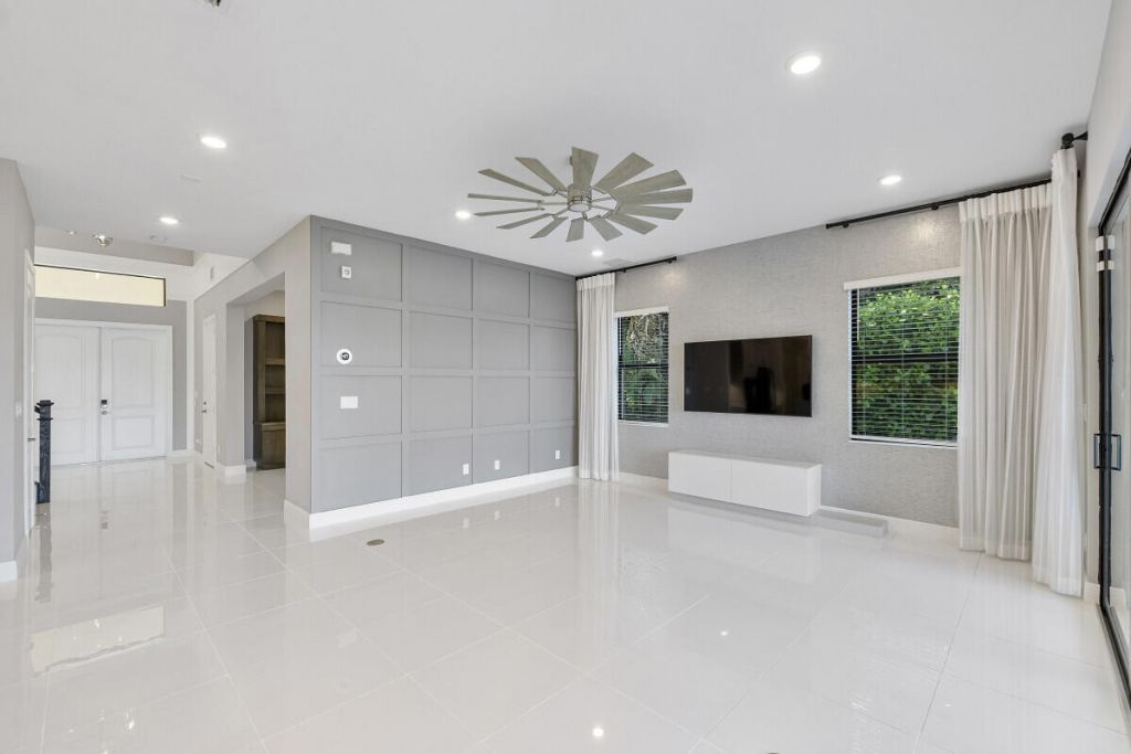 8685 Parkland Bay Drive, Parkland, FL 33076 Photo