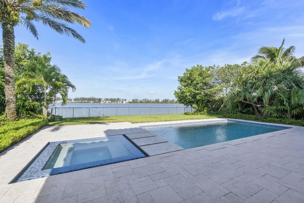 8685 Parkland Bay Drive, Parkland, FL 33076 Photo