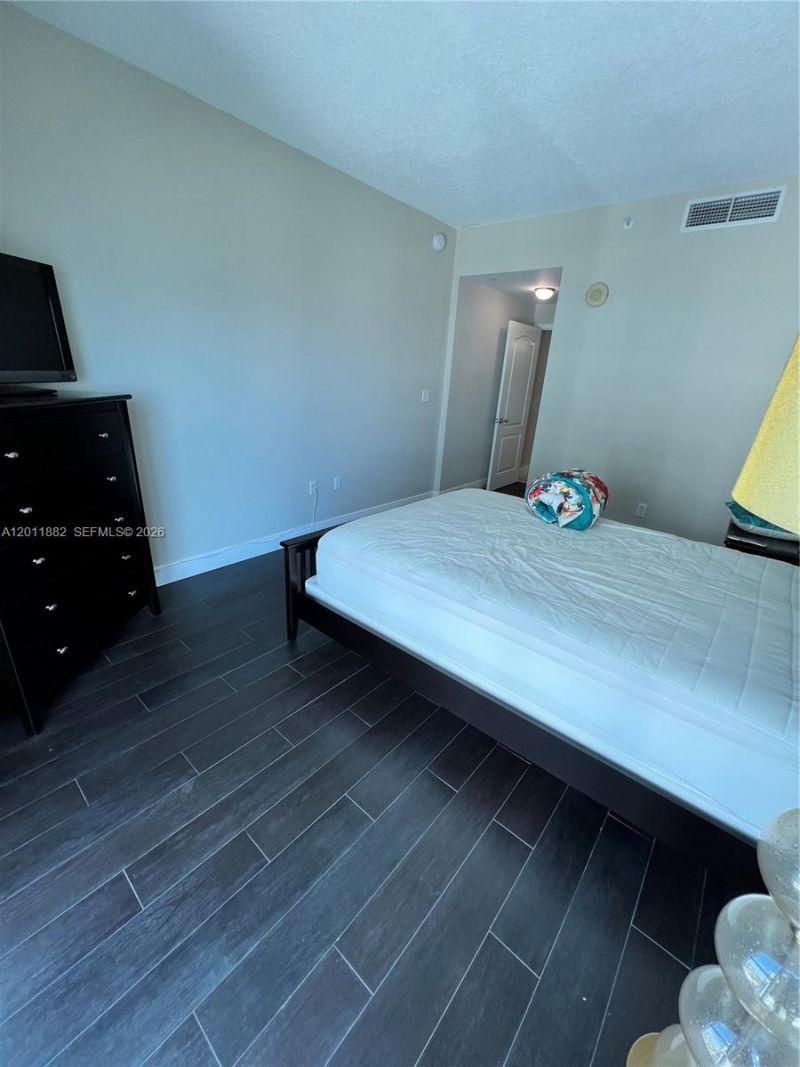 2101 Brickell Ave , Unit 3205, Miami, FL 33129 Photo