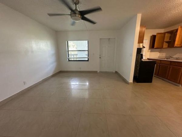 889 Riverside Drive, Unit 206, Fort Lauderdale, FL 33312
