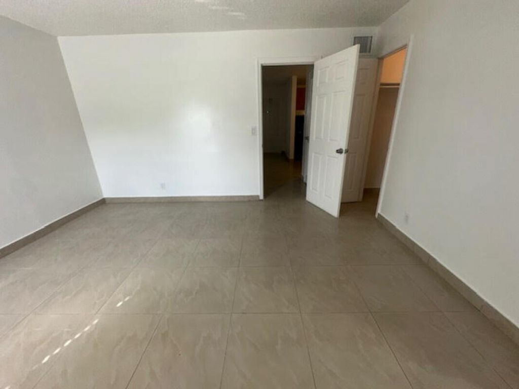 889 Riverside Drive, Unit 206, Fort Lauderdale, FL 33312 Photo