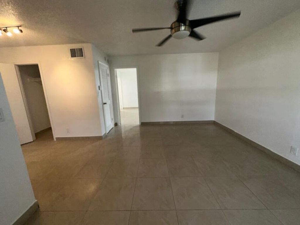 889 Riverside Drive, Unit 206, Fort Lauderdale, FL 33312 Photo