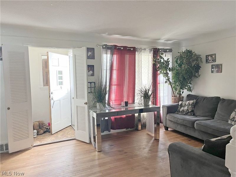 4241 Bexley Boulevard, South Euclid, OH 44121 Photo 2