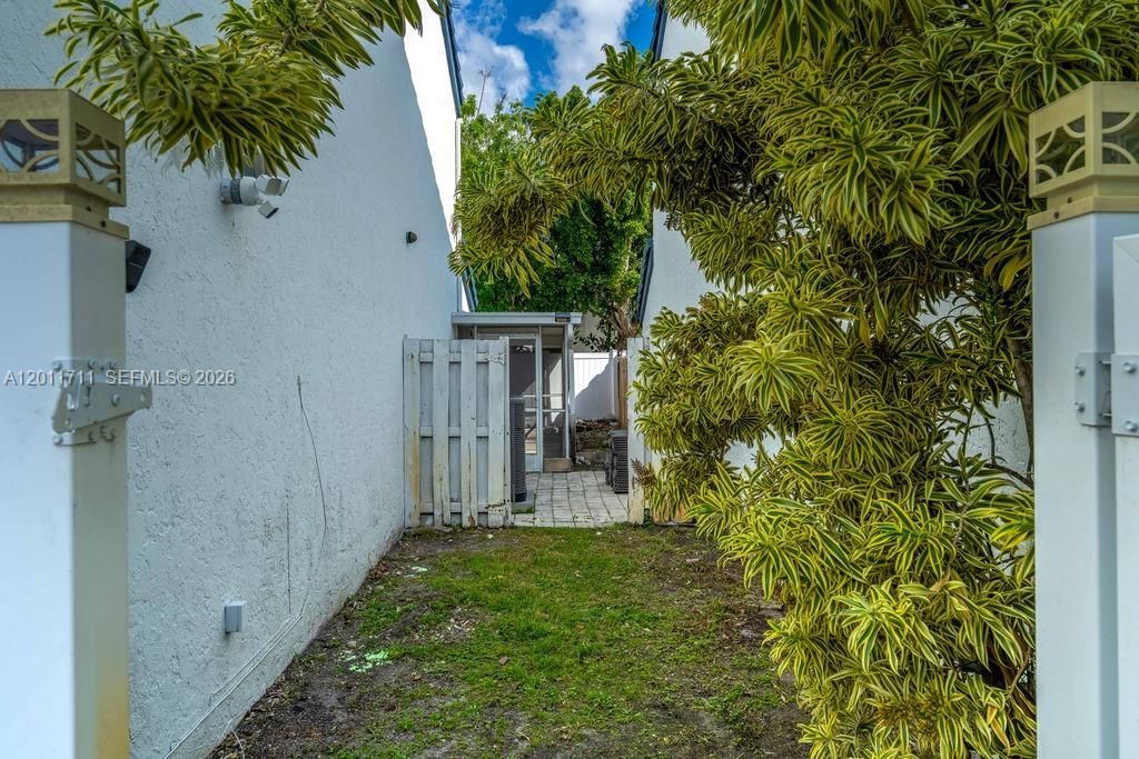 243 NE 212th Ter, Miami, FL 33179 Photo