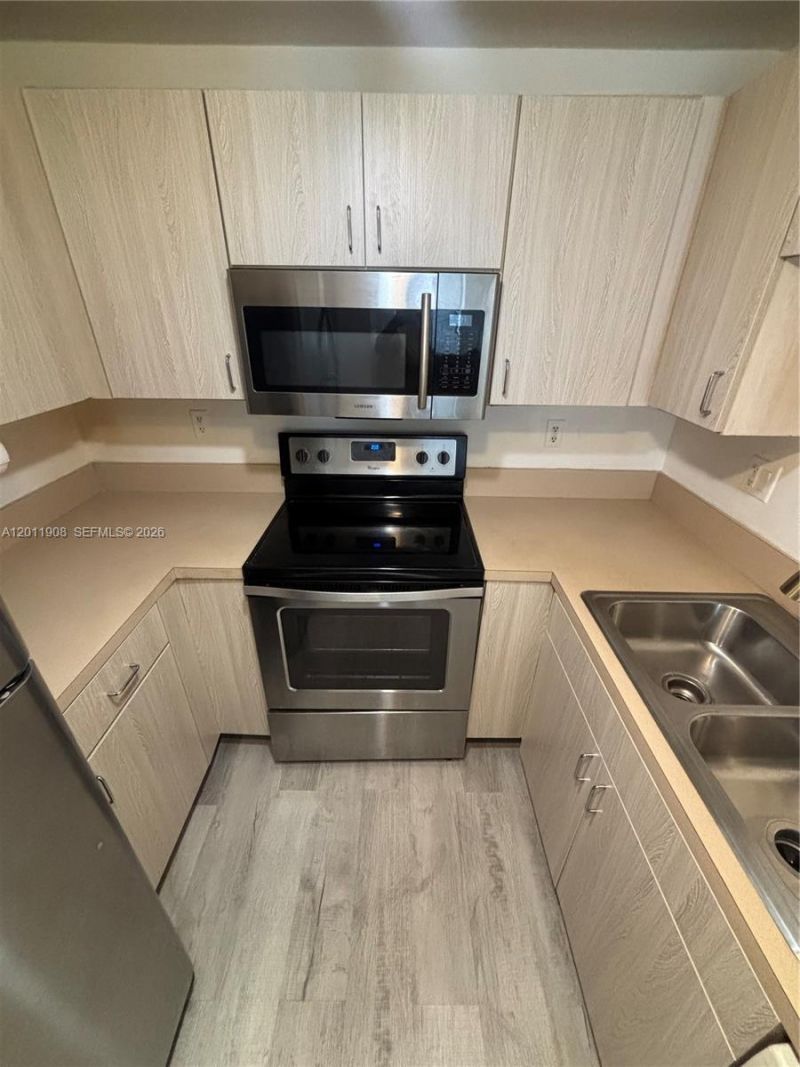 185 SE 14th Ter , Unit 603, Miami, FL 33131 Photo
