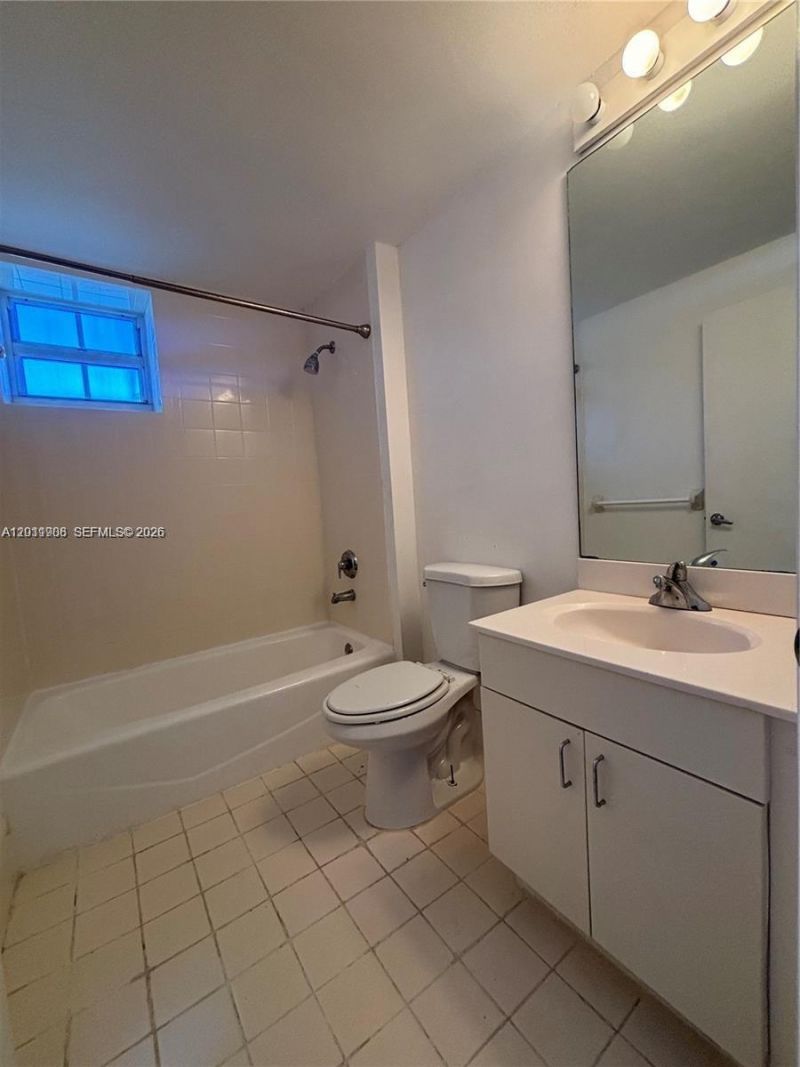 185 SE 14th Ter , Unit 603, Miami, FL 33131 Photo