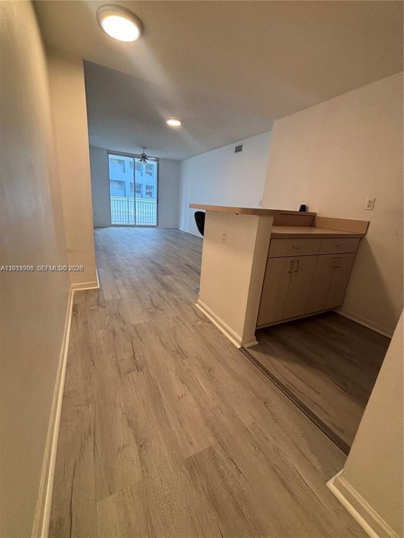 185 SE 14th Ter , Unit 603, Miami, FL 33131 Photo