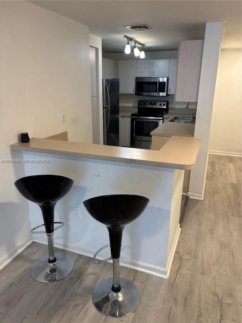 185 SE 14th Ter , Unit 603, Miami, FL 33131 Photo