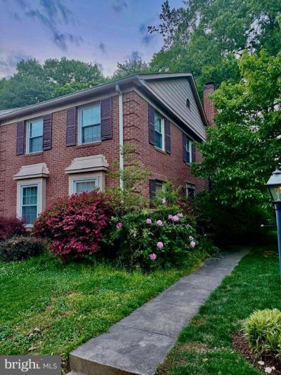 8002 Bethelen Woods Lane, Springfield, VA 22153 Main Photo