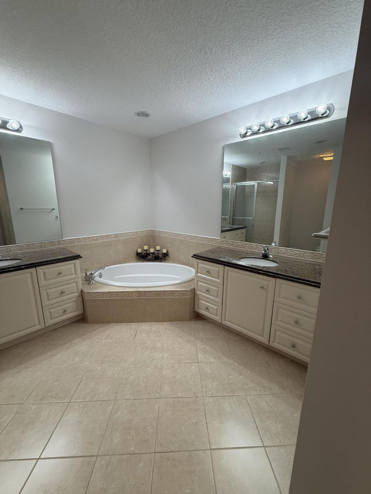 11 W Harbour Isle Dr W W, Unit 105, Fort Pierce, FL 34949 Photo