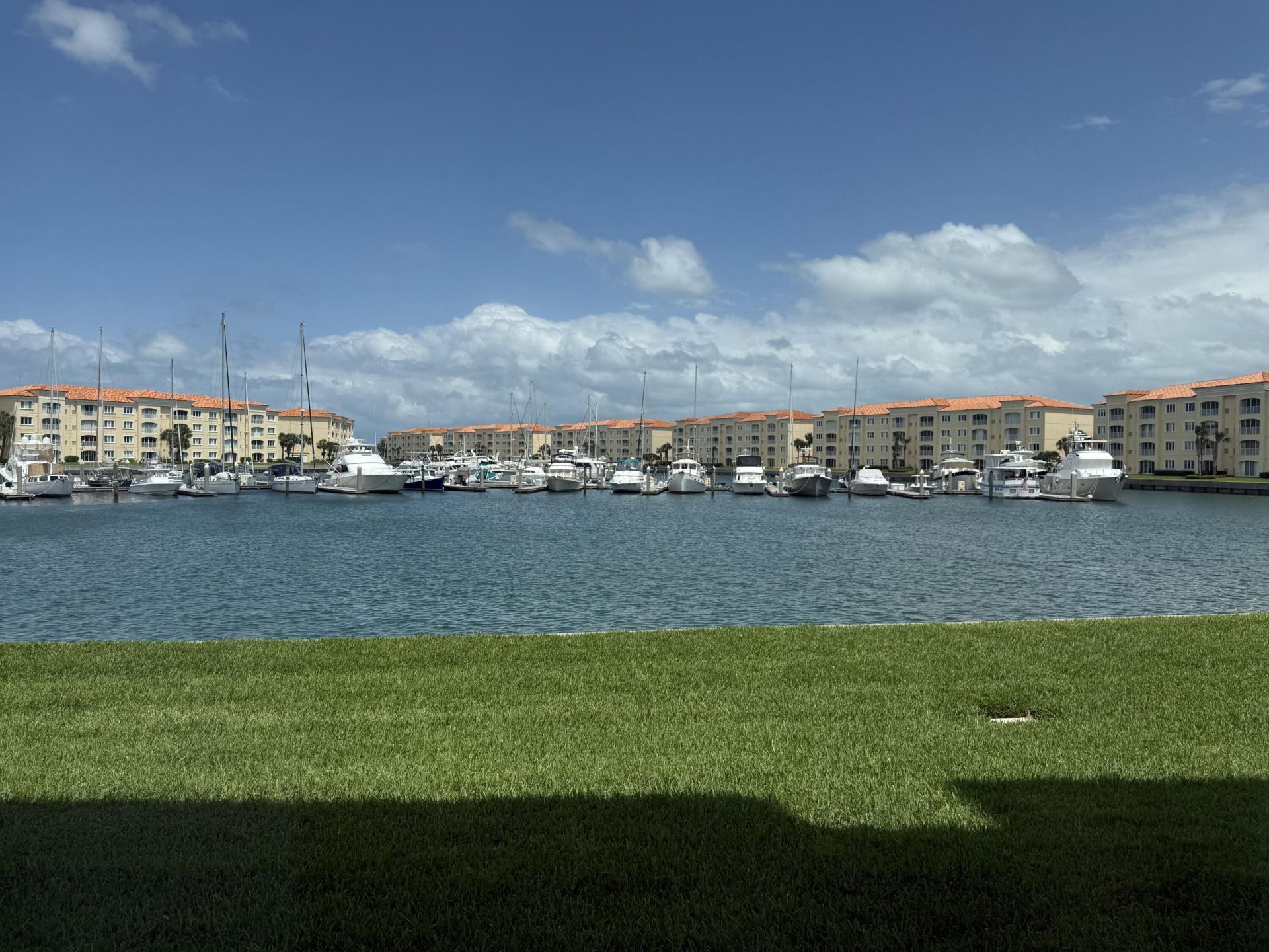 11 W Harbour Isle Dr W W, Unit 105, Fort Pierce, FL 34949 Photo