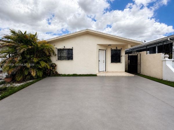 4401 W 10th Ct, Hialeah, FL 33012