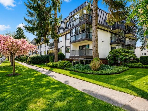1101 Hilda St , Unit 302, Victoria, BC V8V 4T2