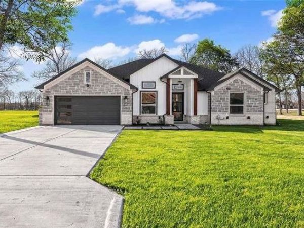 203 Saint Andrews Drive, Mabank, TX 75156