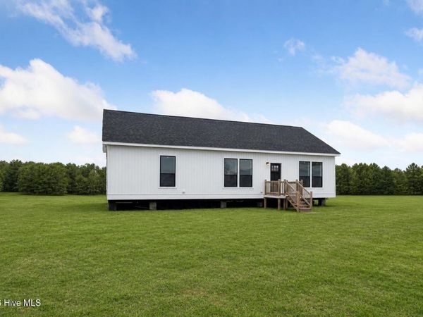 439 N Lee Avenue , Beulaville, NC 28518