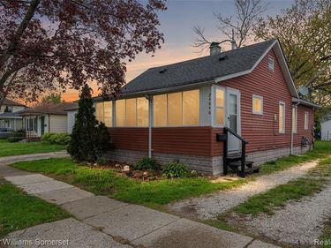24646 Tuscany Avenue, Eastpointe, MI 48021
