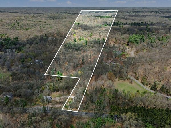 8965 Vergennes Street SE, Ada, MI 49301