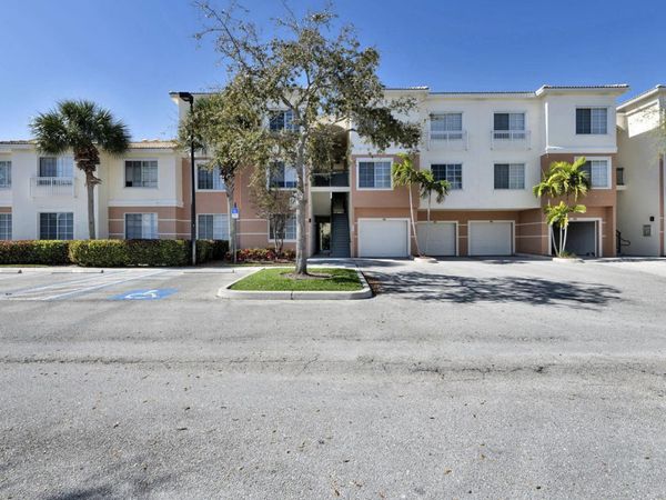 1201 Myrtlewood Circle E, Palm Beach Gardens, FL 33418