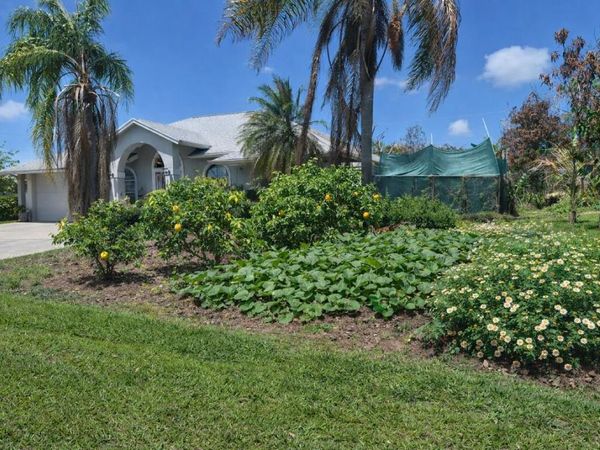 101 SW Meade Circle, Port St. Lucie, FL 34953