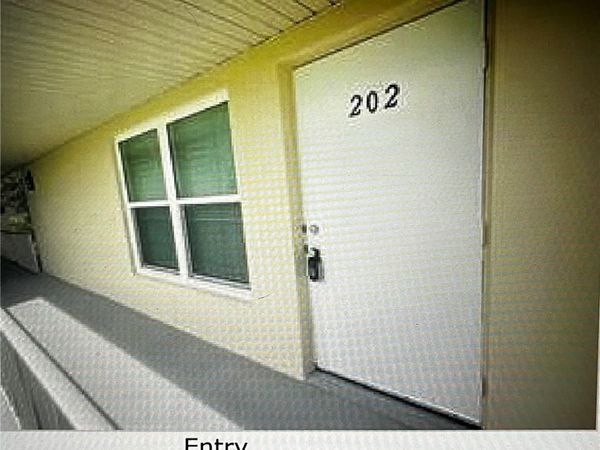 8 Vista Palm Lane, Unit 202, Vero Beach, FL 32962