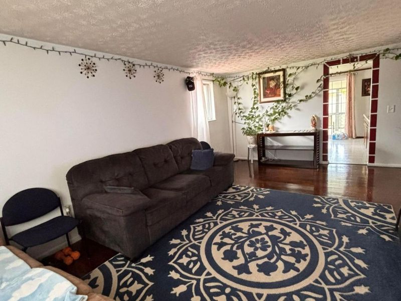 699 Holly Hill Drive , Columbus, OH 43228 Photo 5