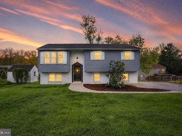 90 SUGAR MAPLE DRIVE, ETTERS, PA 17319