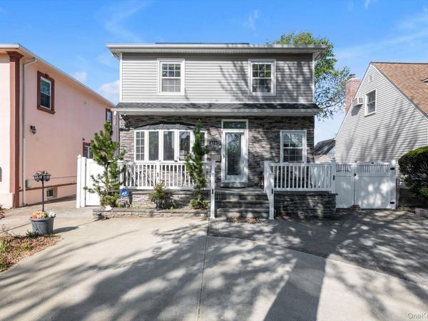 82-30 266th Street, Glen Oaks, NY 11004