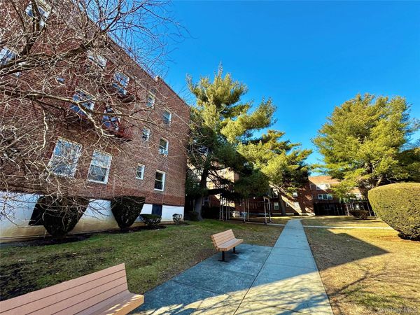 138-29 Jewel Ave , Unit 2D, Kew Garden Hills, NY 11367
