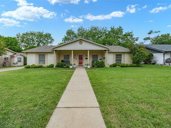 3912 Twilight Drive S, Benbrook, TX 76116