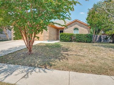 4512 Wheatland Drive, Fort Worth, TX 76179