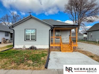 1806 Ave C , Council Bluffs, IA 51501