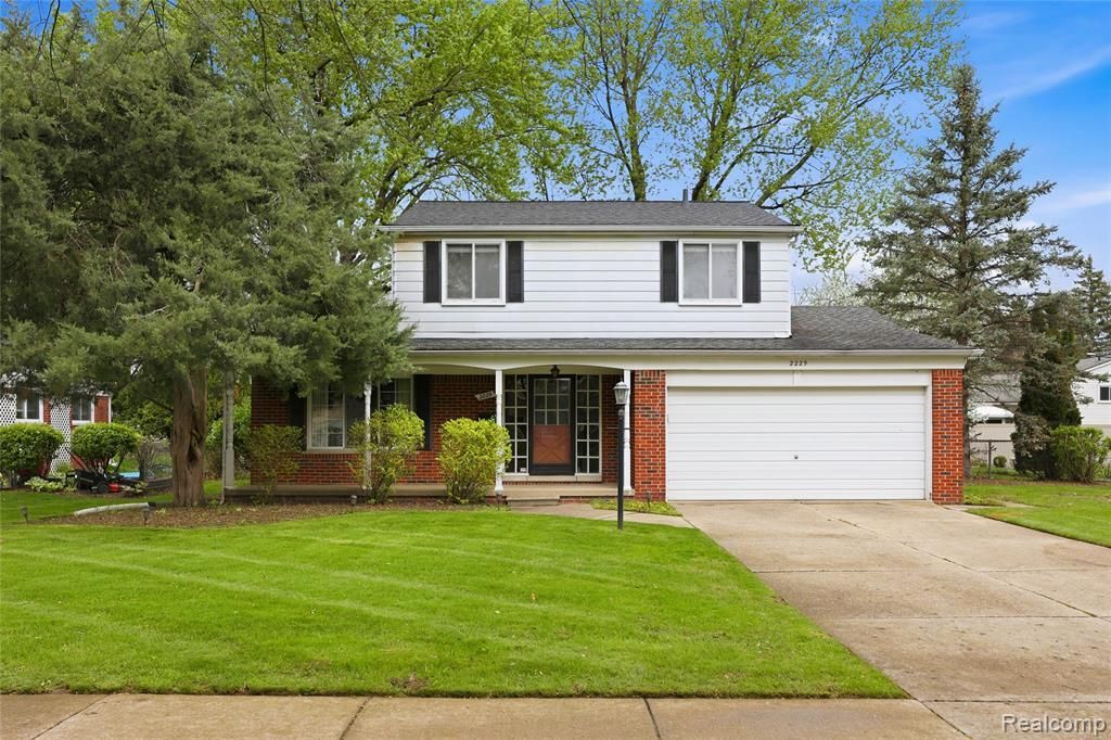 2229 Hillcrescent Drive, Troy, MI 48085 Main Photo