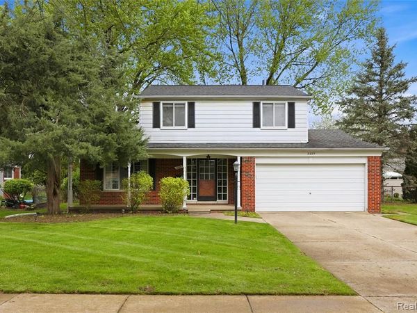2229 Hillcrescent Drive, Troy, MI 48085