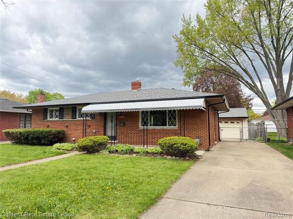 8917 Shannon Drive, Sterling Heights, MI 48314