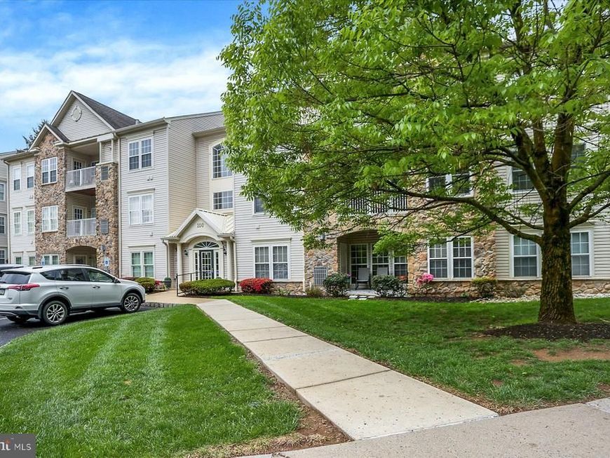 100 Evodia Circle, Unit 304, Warrington, PA 18976 Main Photo