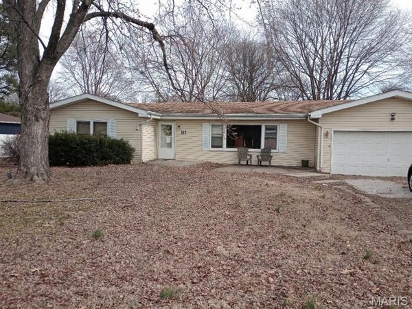 117 Bonita Street , Wood River, IL 62095