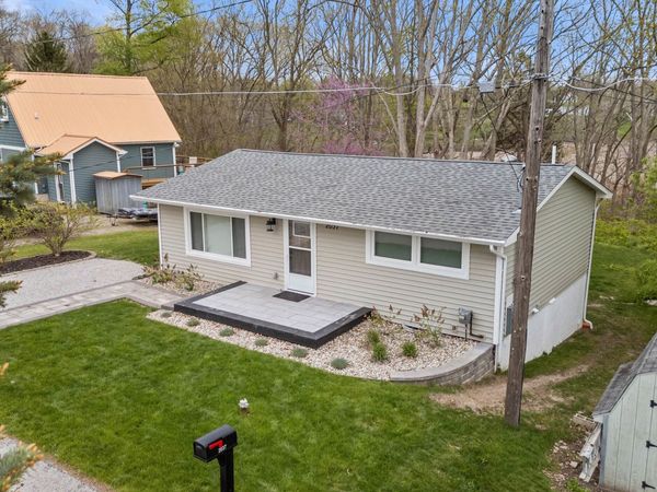 2037 Lakeview Drive, Brooklyn, MI 49230
