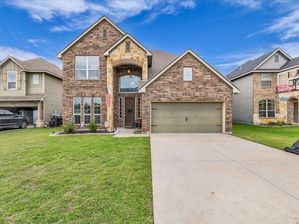 10828 Aurora Dr, Waco, TX 76708