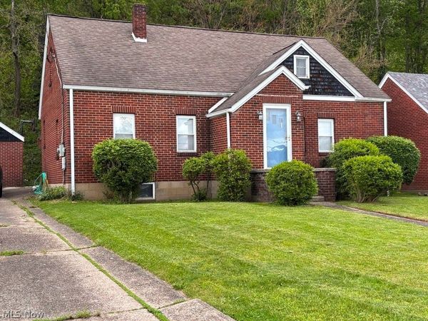 1006 Third Avenue, New Cumberland, WV 26047