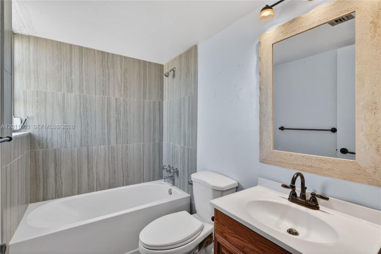 1811 Jefferson St , Unit 705, Hollywood, FL 33020 Photo