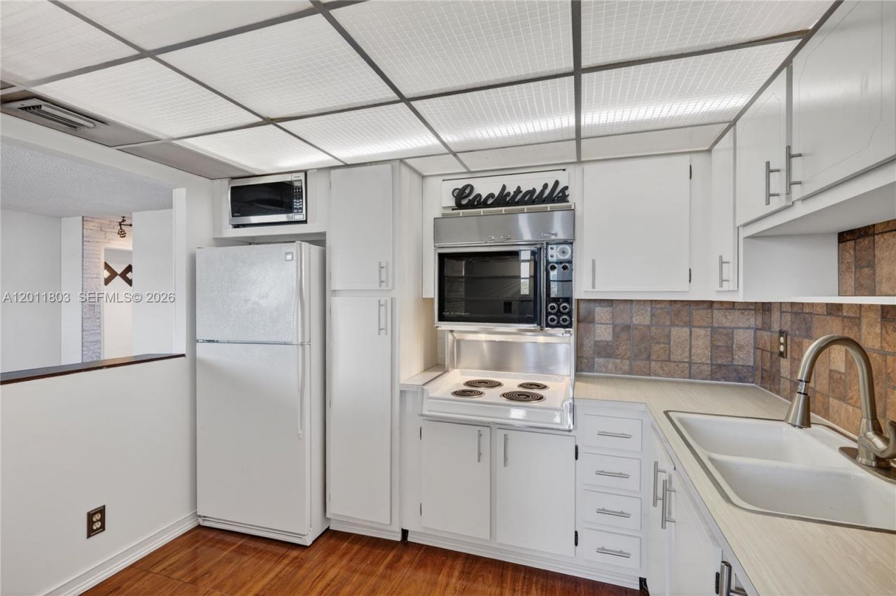 1811 Jefferson St , Unit 705, Hollywood, FL 33020 Photo